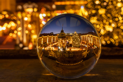 Magdeburger Weihnachtsmarkt in der Lichterkugel