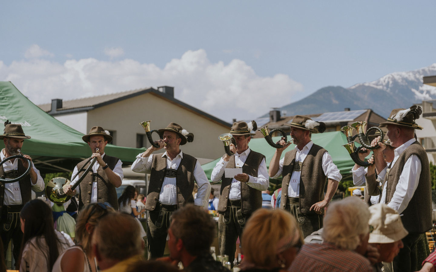 Blütenfest im Eisacktal in Südtirol