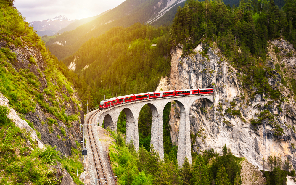 Bernina Express auf dem Landwasserviadukt