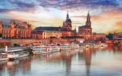 Panorama von Dresden bei Sonnenuntergang, Deutschland