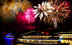 Rhein in Flammen bei Koblenz mit Festung Ehrenbreitstein, Deutschland