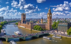 Panoramablick auf London mit der Themse und dem berühmten Big Ben