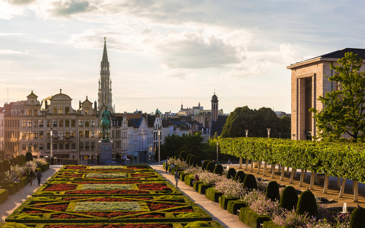 Stadtbild von Brüssel bei Sonnenuntergang