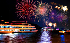 Feuerwerk über dem Rheintal: Rhein in Flammen