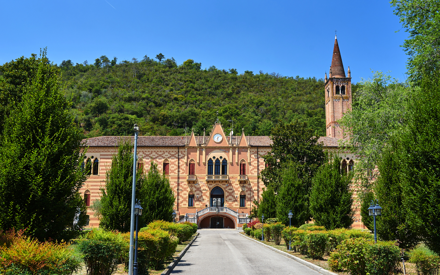 Fassade des historischen Hauses der Gastfreundschaft in Abano Terme