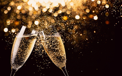 Feierlicher Toast mit Champagner
