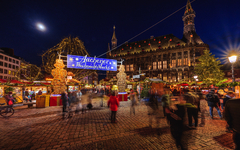 Eingang am Rathaus vom Aachener Weihnachtsmarkt 