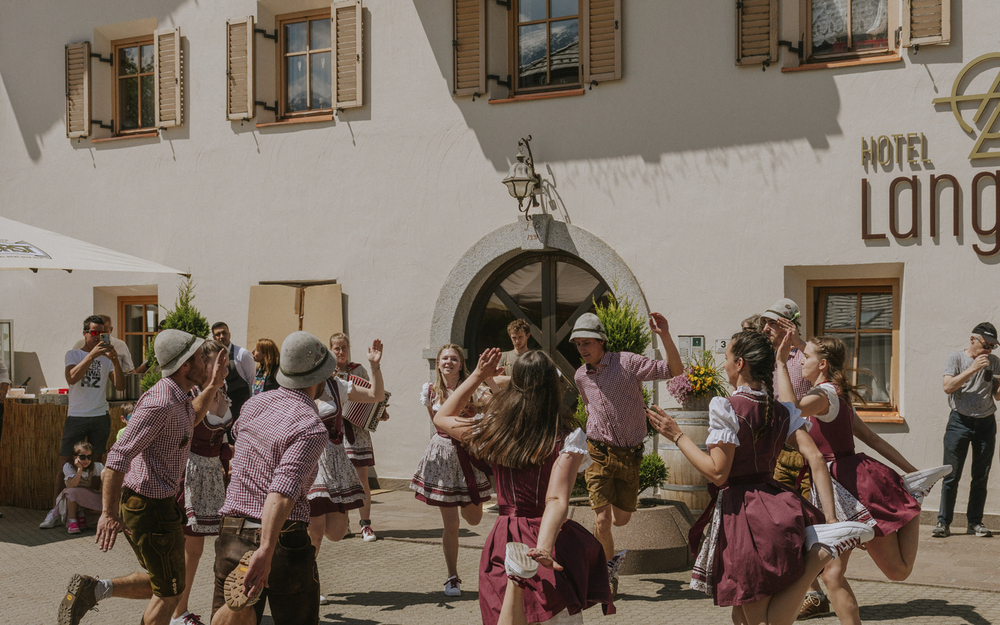 Blütenfest im Eisacktal in Südtirol
