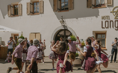 Blütenfest im Eisacktal in Südtirol