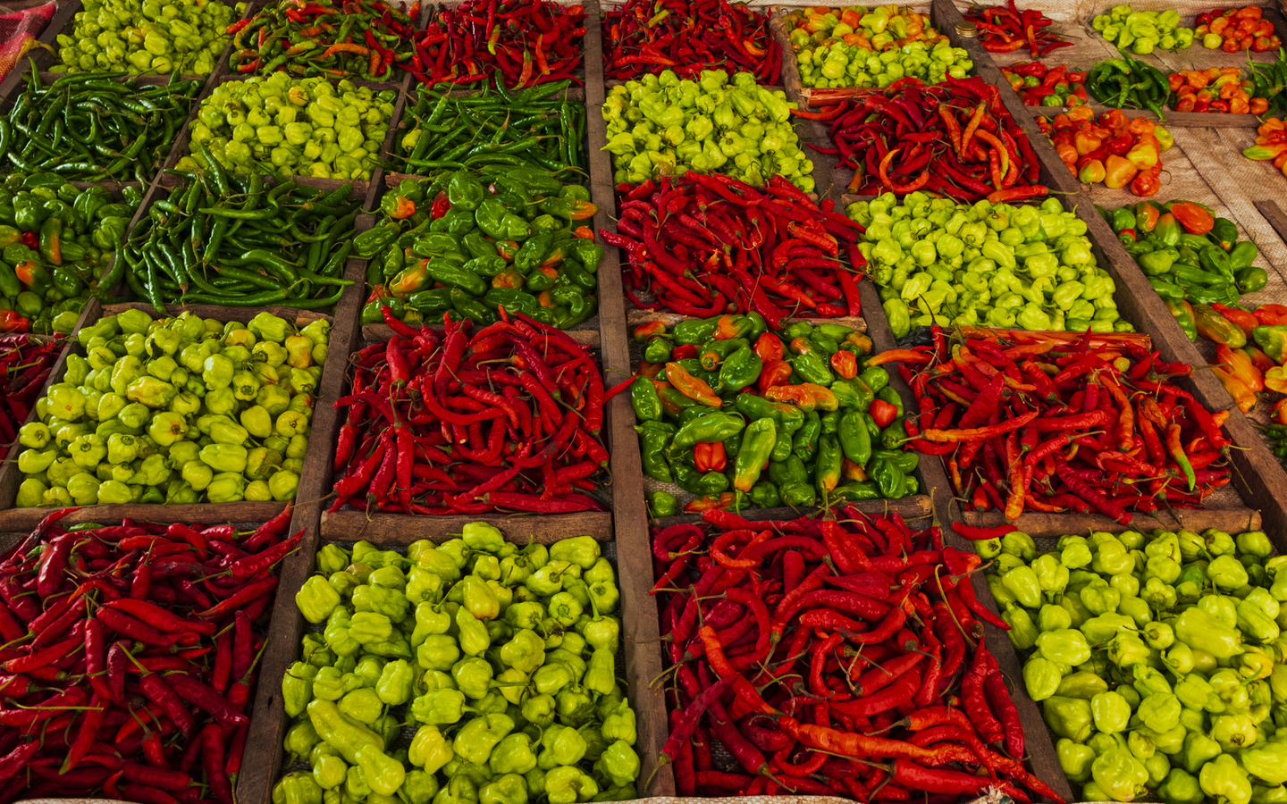 frische Obst und Gemüse auf einem Markt in Sansibar