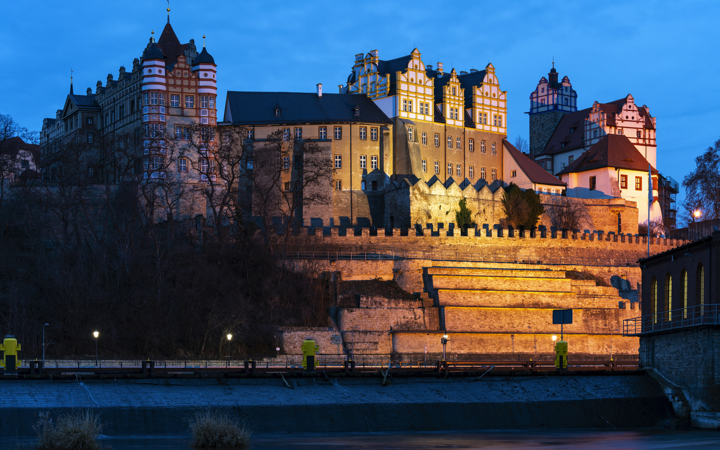 Schloss Bernburg in der Abenddämmerung