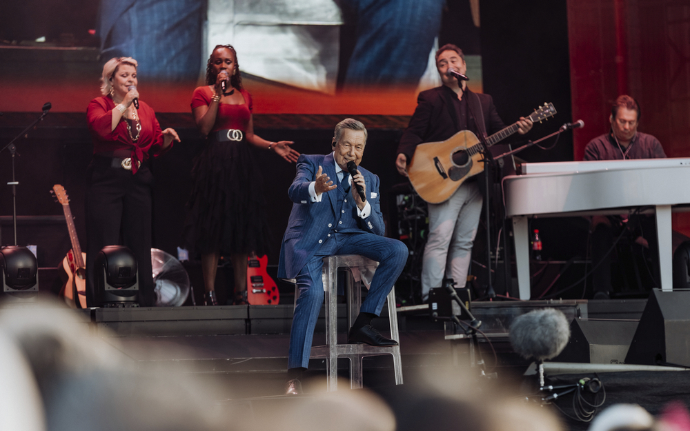 Roland Kaiser mit Ensamble