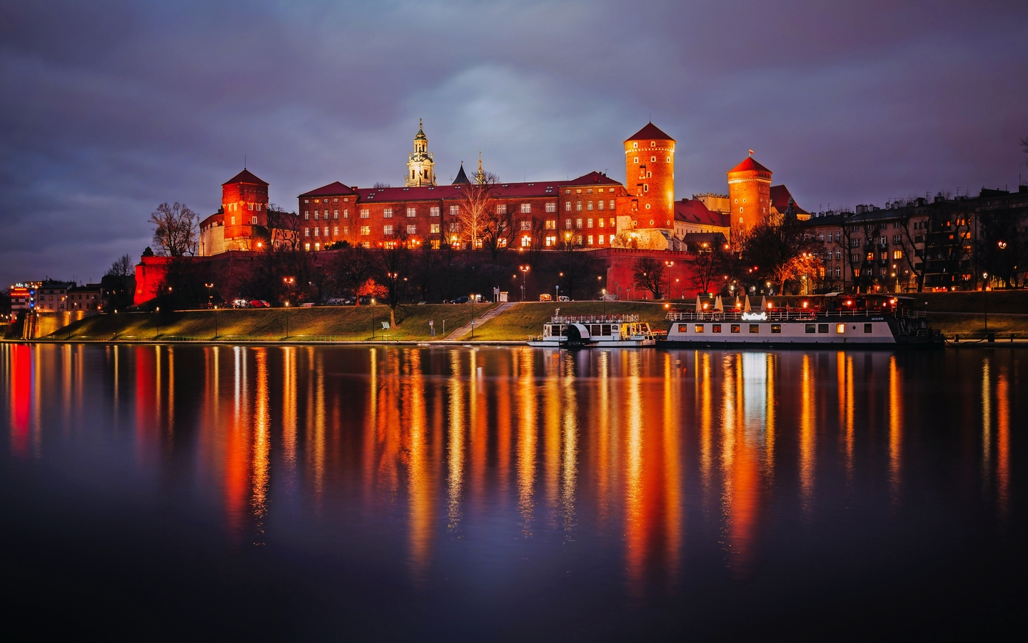 Fantastische Nacht Krakau. Der Wawel in Polen